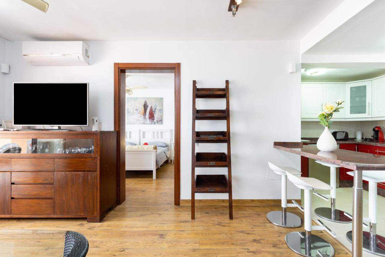Apartment Exclusive Penthouse: Beachfront Oasis With Heated Pool