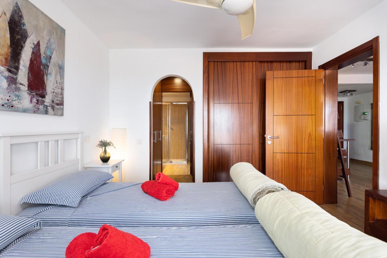 Exclusive Penthouse: Beachfront Oasis With Heated Pool * Playa de las Americas (Tenerife)