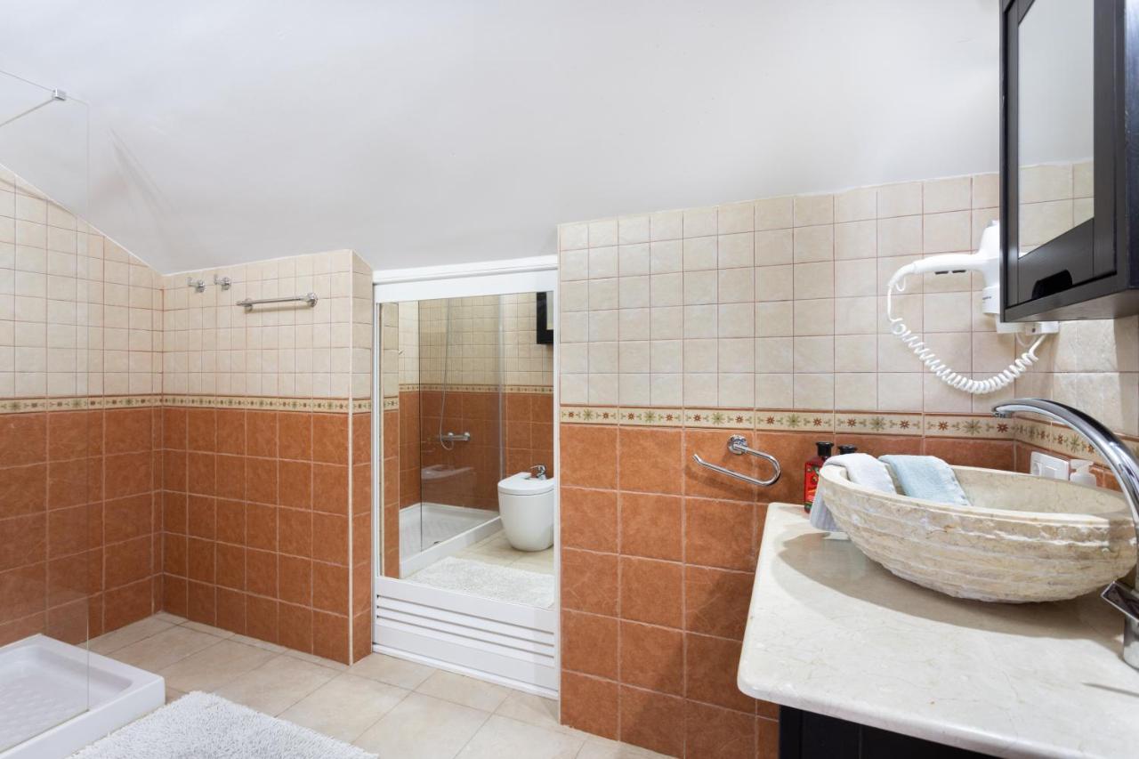 Exclusive Penthouse Playa Vistas 4 Close To The Sea And Beach, Aircondition For A Fee, Wifi, Terrace, Heated Pool Apartamento Playa de las Americas (Tenerife)