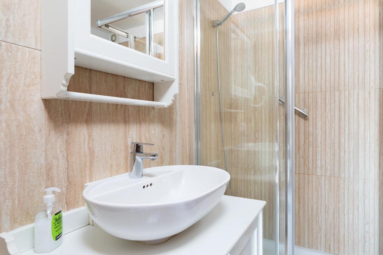 Exclusive Penthouse Playa Vistas 4 Close To The Sea And Beach, Aircondition For A Fee, Wifi, Terrace, Heated Pool Playa de las Americas (Tenerife)